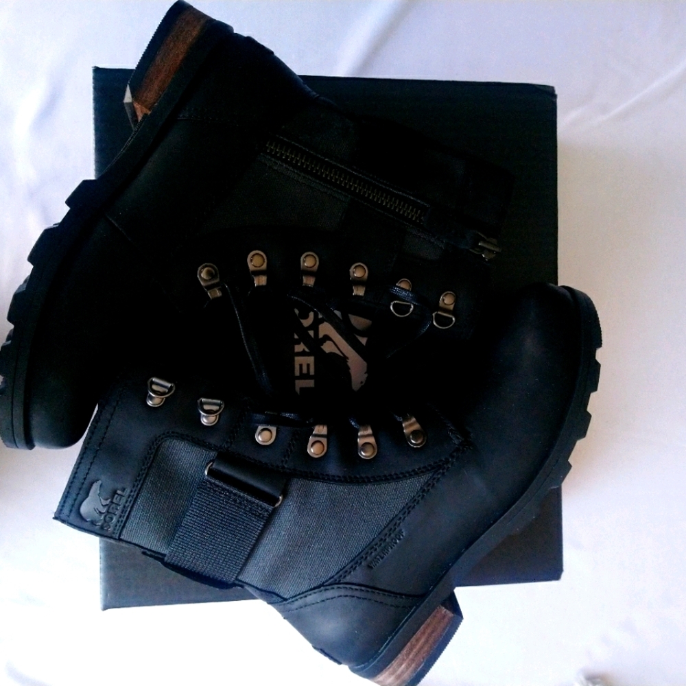 SOREL Waterproof Emelie boots